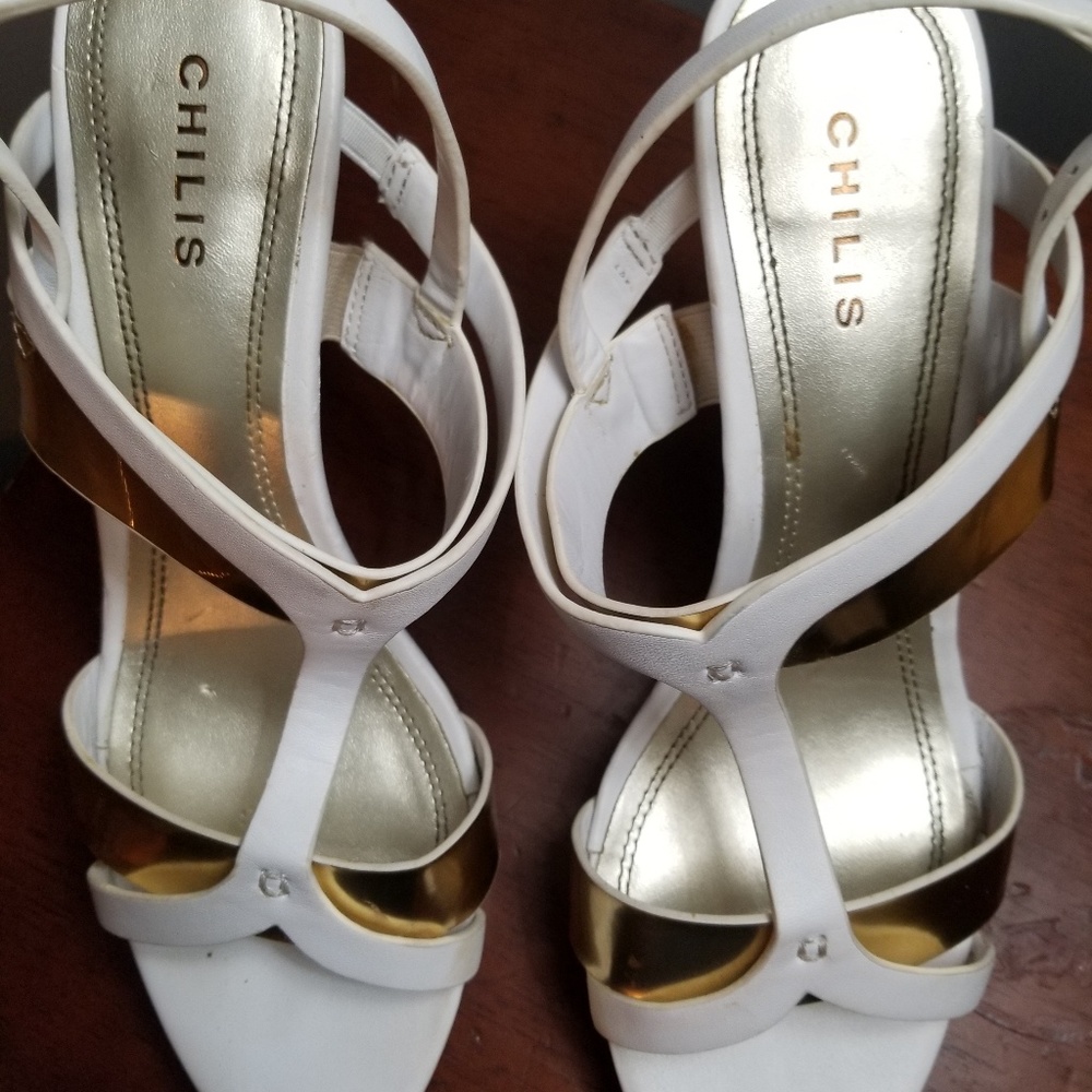 Chili's white heels - Picture 3 of 7